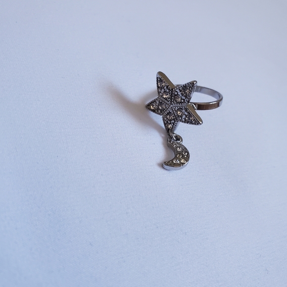 Star Ring With Moon Charm - Picture 13 of 16